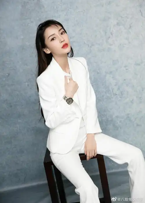 女明星郑爽刘诗诗杨幂等穿西装大型比美环节有谁a到你了