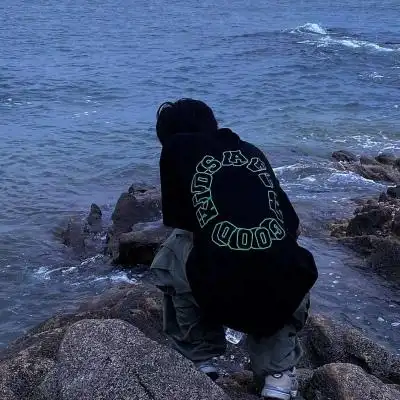 宋知意ins酷帅高冷真人男生头像