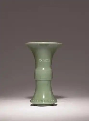 明初 龙泉窑乳钉花觚