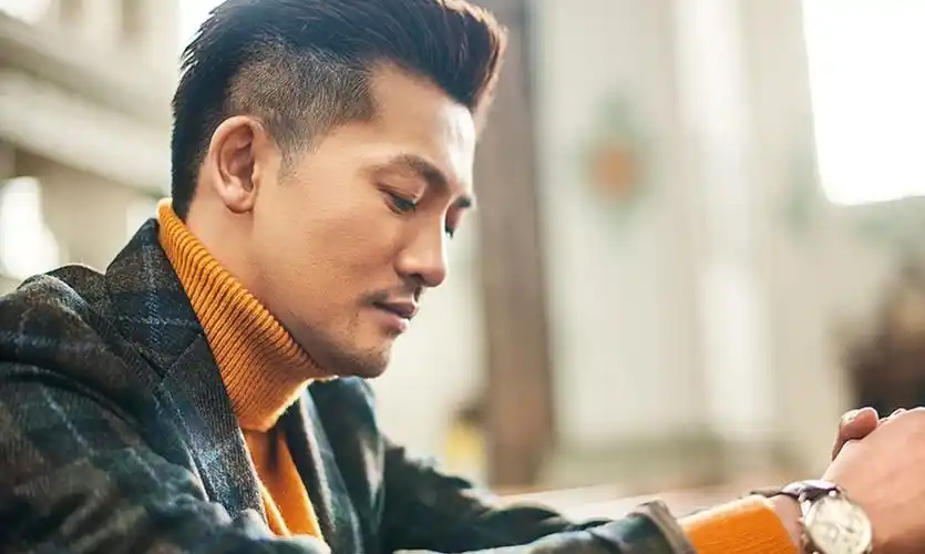 苏有朋纪念左耳七周年晒出主演青涩旧照主演变化各不同