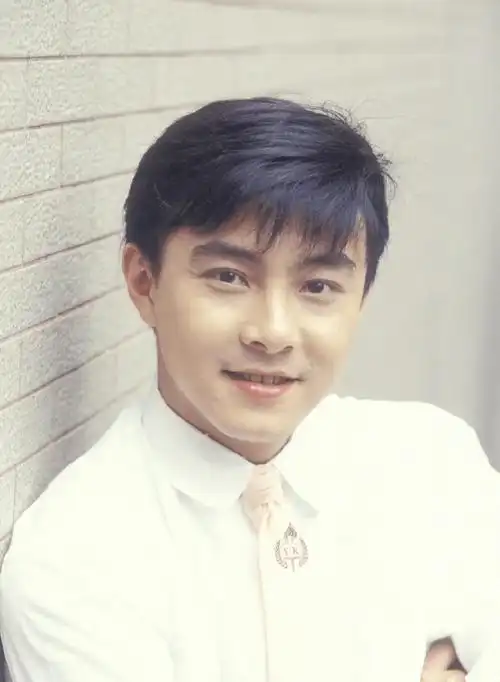 妻子两次流产,三场婚礼安慰,张卫健的婚姻令娱乐圈明星夫妻汗颜_父亲