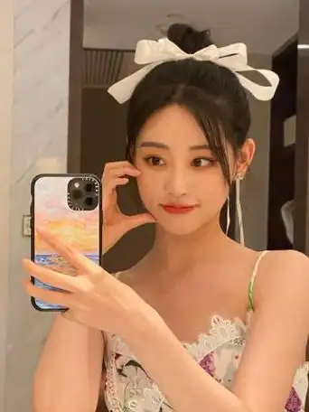 祝绪丹,1992年4月15日出生于黑龙江齐齐哈尔,中国内地女演员,毕业于