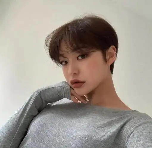 韩式露耳超短发减龄绝对的神