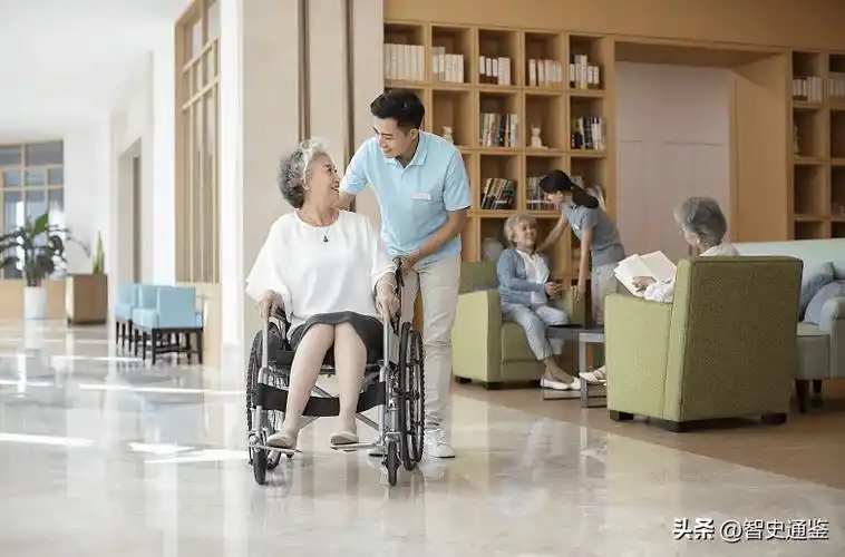 原创90岁老人在酒店养老月消费5000元坦言比在养老院舒服多了