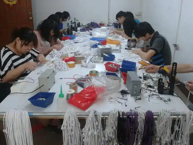 厂家直销 金属双面听带麦耳机 手机耳机 重低音耳机 地摊热销