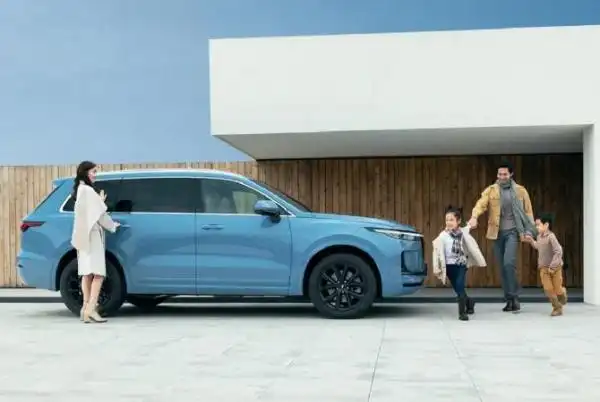 理想one实现全车自由对话萌娃爱上智能语音座舱