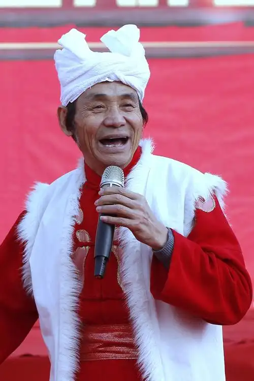 陕北民歌歌王王向荣