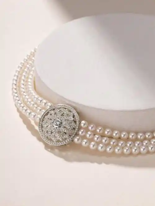 英国王室传承了三代人的珍珠项链,背后藏着怎样的故事?