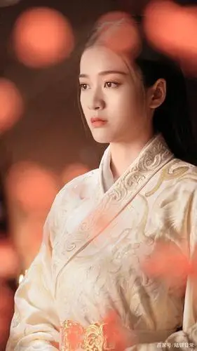 张雪迎古装壁纸:气质高雅不俗,彰显不一样的古典美