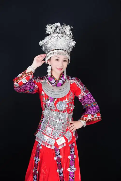 李琦,华语女歌手,代表作品:《盛世花开》