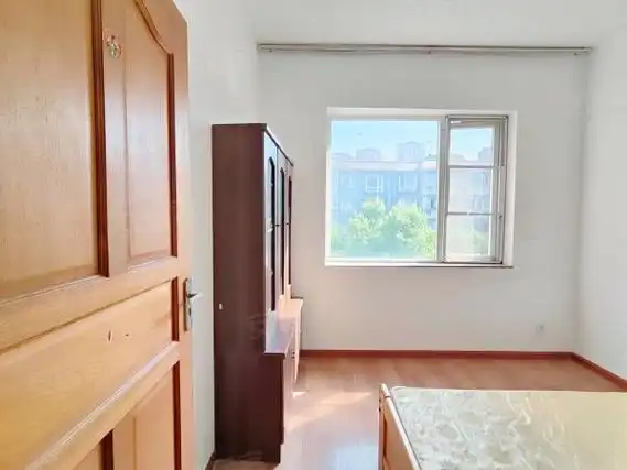 昆明西山马街铁合金怡芳苑小区(南区)昆一z旁 怡芳苑一期 中间楼层