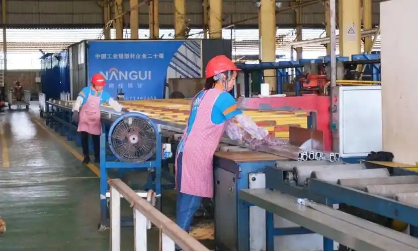 百色工业企业全力拼经济冲刺"开门红"_生产_车间_进行