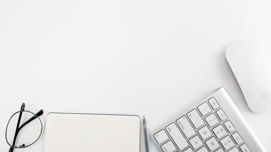 三张简洁办公桌面ppt背景图片