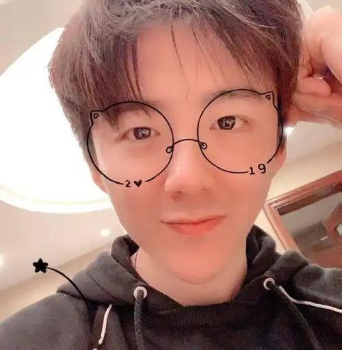 【微信头像】刘宇宁