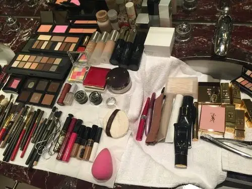 赵丽颖不做乖乖牌改做性感女神 刘涛潇洒不羁秒杀一片菲林