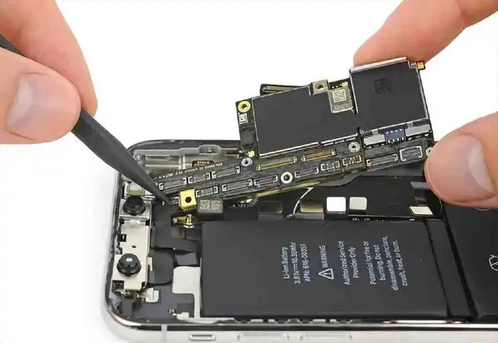 iphone14promax拆解,内部结构比国产机更好看,难怪价格不菲