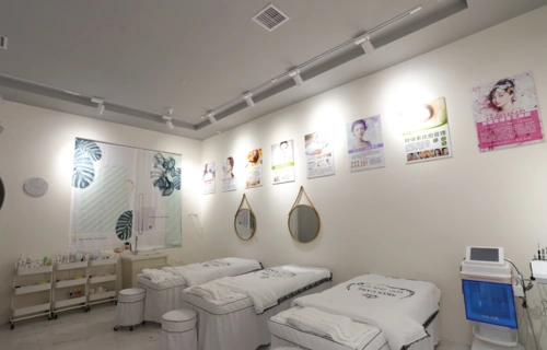 如何用10万块开一家皮肤管理中心呢?