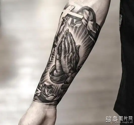 双手合十纹身图案及手稿纹之前你需要了解的寓意