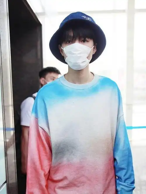 张艺兴教你三种渔夫帽穿搭风格既偷懒又可以耍帅