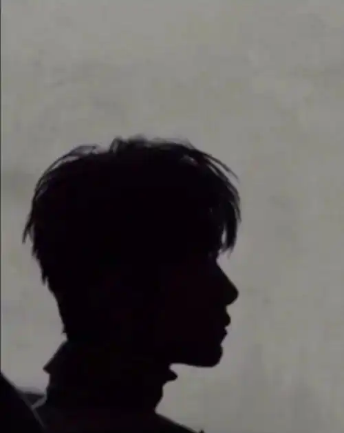 易烊千玺影子壁纸