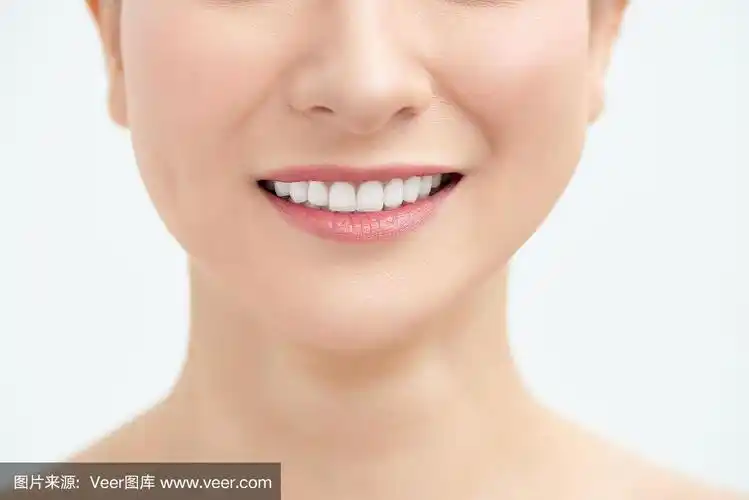 美丽的露齿微笑,特写