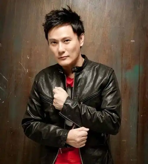 "张信哲,面试时被李宗盛嫌弃,失恋33年后仍然单身_音乐_乐坛_小时候