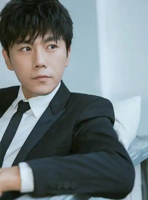 秦昊(中国内地男演员))_石塘网