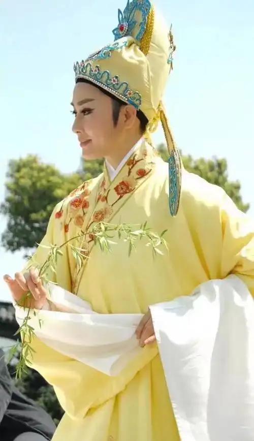 低调的越剧演员王君安为何会成为越迷们追随的焦点