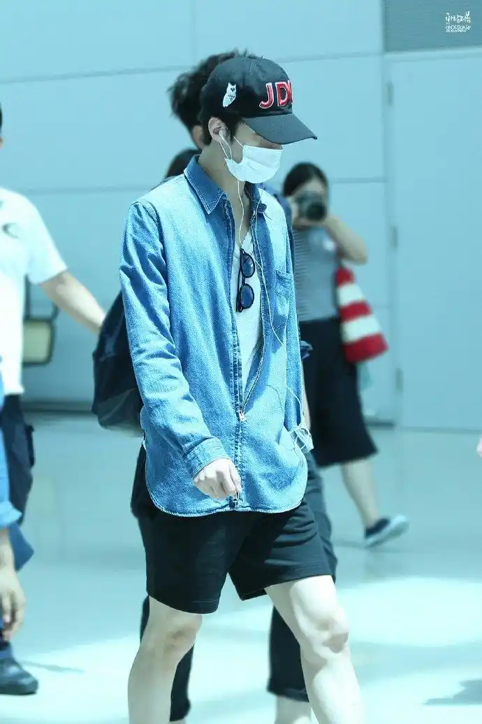 吴世勋#吴世勋taokaenoi代言人#150717 仁川机场牛仔boycr.logos