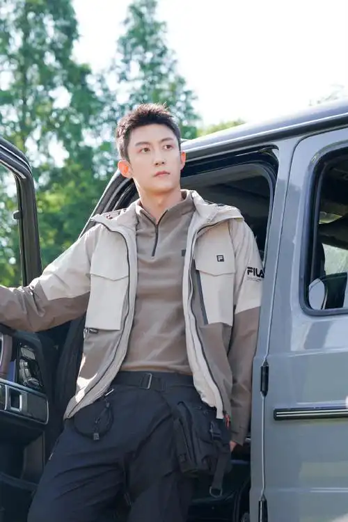 #黄景瑜美拉德穿搭#