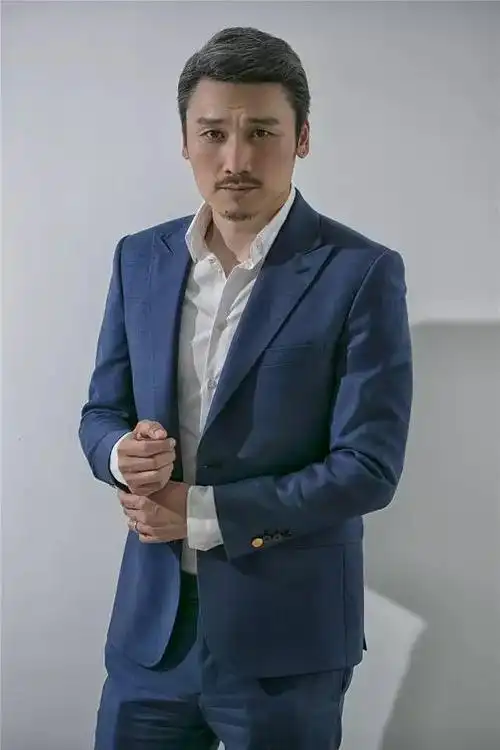 周铁tie zhou的图片