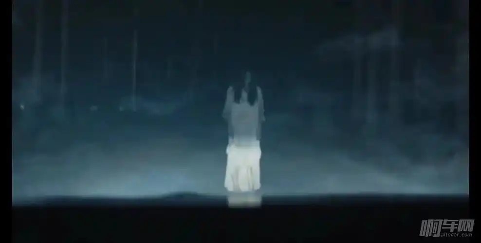 此时一个身穿白衣的女鬼出现