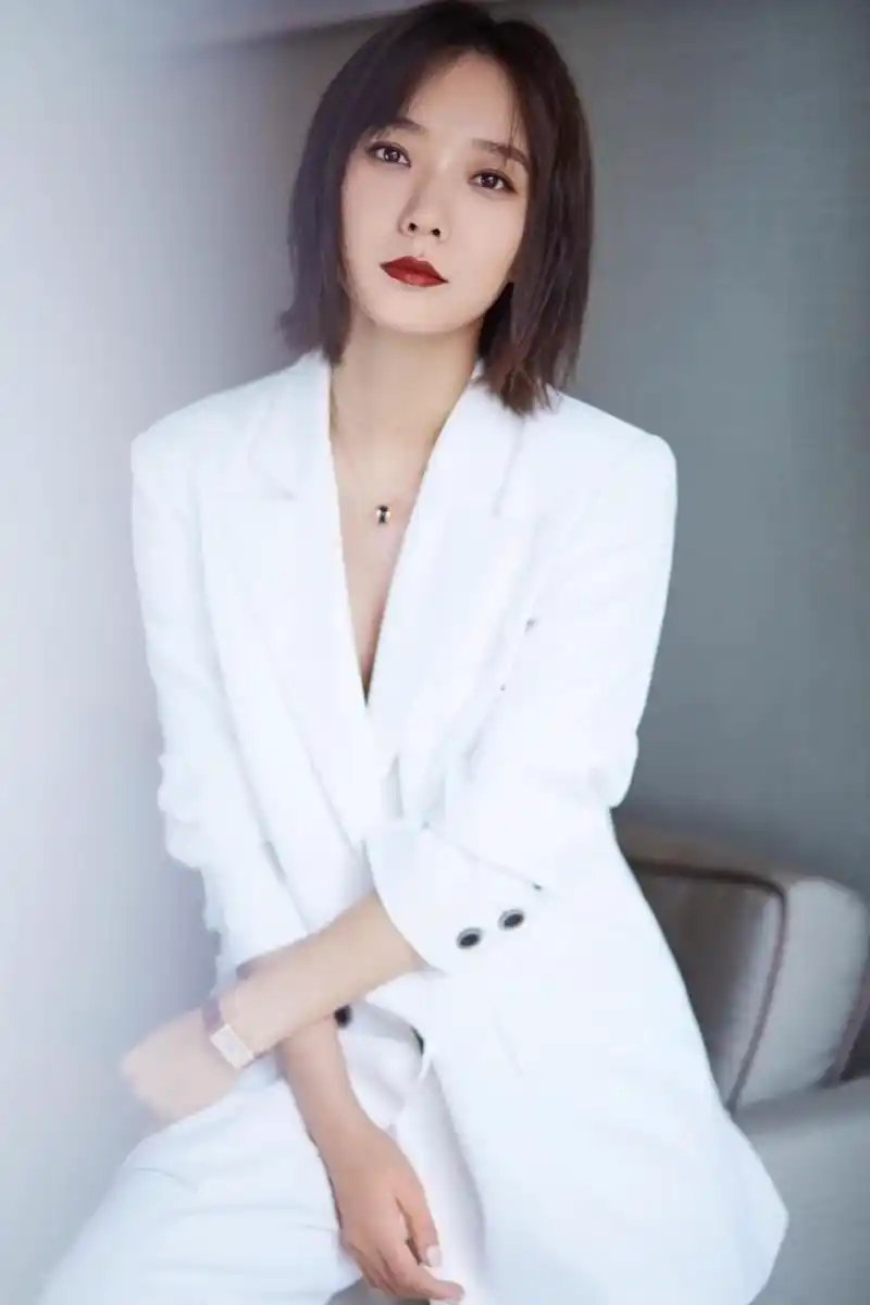 顶级壁纸〕清纯靓丽,散发朝气的女星,王珞丹