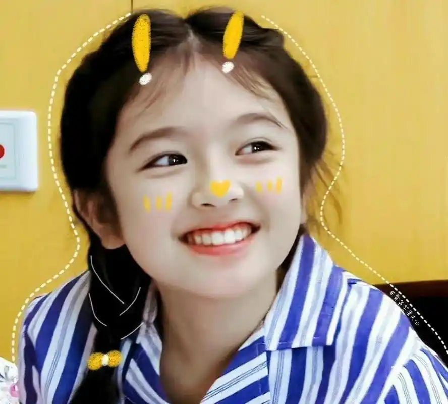 李兰迪小时候蛮可爱的.