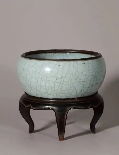 南宋官窑瓷器,人见人爱_青瓷_成交价_馆藏