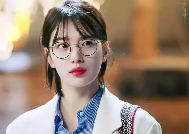 戴眼镜可以弄八字刘海吗