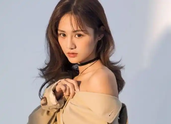 安悦溪和胡冰卿谁火呢 长相相似的两人事业发展大不同