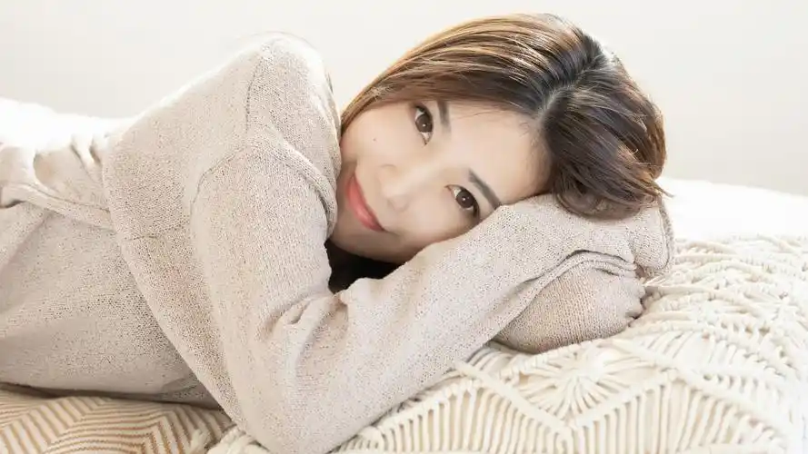 清纯可爱长发女孩图片,4k高清美女图片,娟娟壁纸