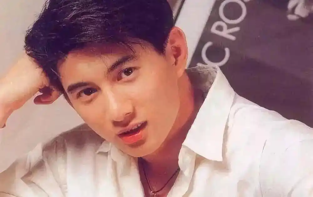 年轻时的吴奇隆,十分努力,20岁扛起家庭大梁