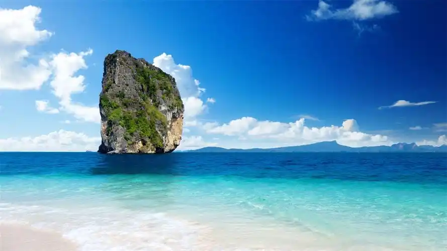 首页 桌面壁纸 风景壁纸 夏日最美天空蓝色背景主题电脑壁纸