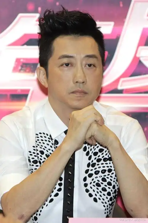 少爷庾澄庆家世多显赫?回家要买门票,难怪他妈看不上儿媳伊能静