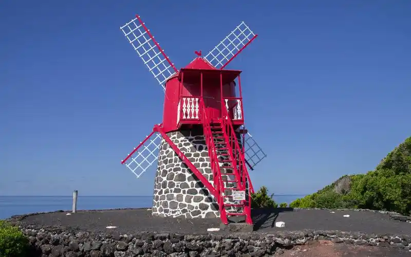 荷兰风车建筑风景图片桌面壁纸
