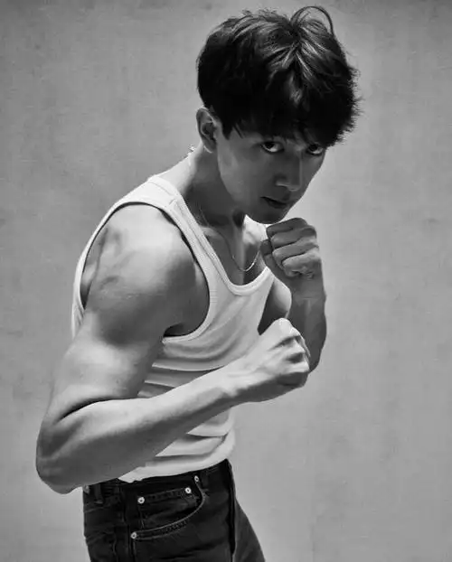 邢昭林曾减肥120斤,男星身材管理不容易