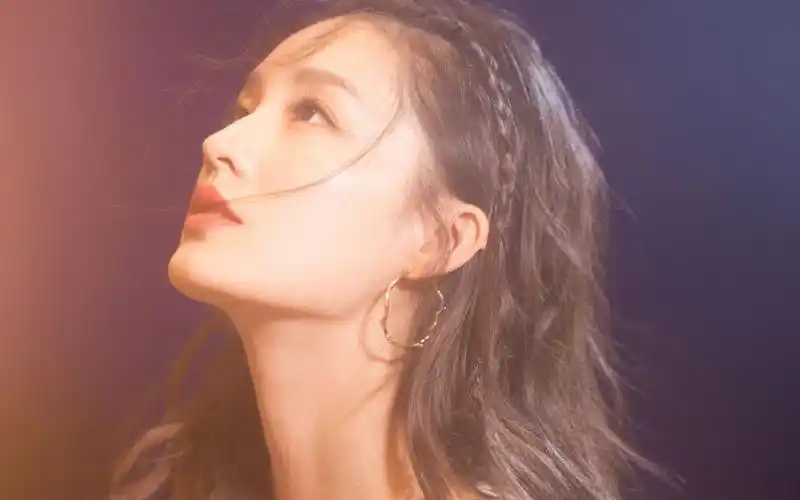 李沁清新温婉写真图片桌面壁纸,大陆明星,高清,美女明星,李沁,优雅