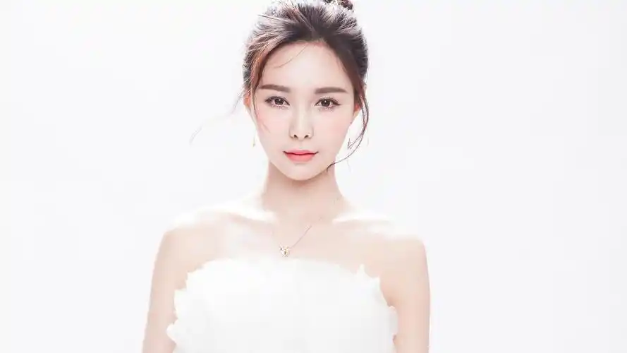 沈梦辰清纯白纱小清新写真高清壁纸