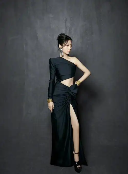 邢菲红毯造型出圈,造型百变有魅力,小个子也能气场全开!