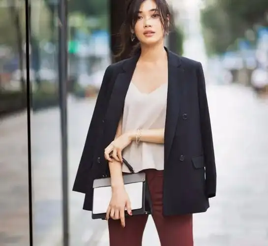 500日元indivi奶白色衬衣 19,000日元qualite 日本桥店灰色西装外套