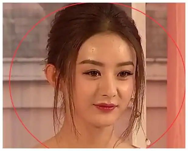 赵丽颖直播时脸上出油,特写镜头下,颜值过分真实了