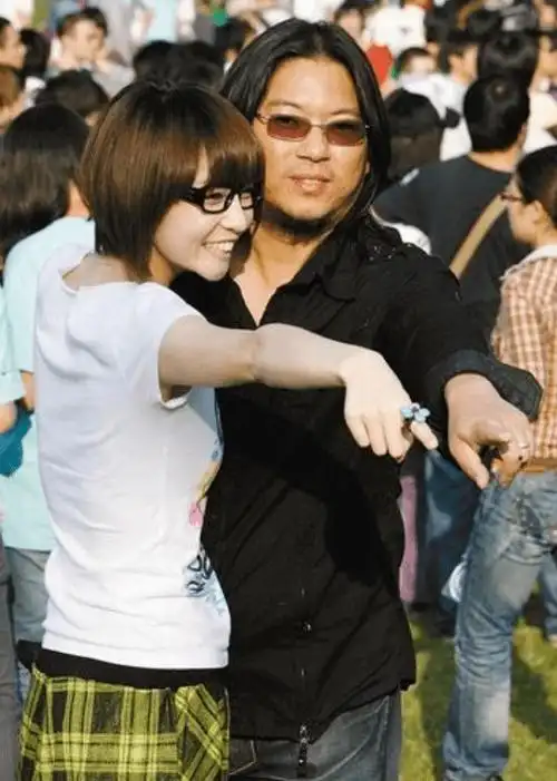 夕又米:19岁嫁给38岁的高晓松,20岁生女被离婚,如今她怎样了?