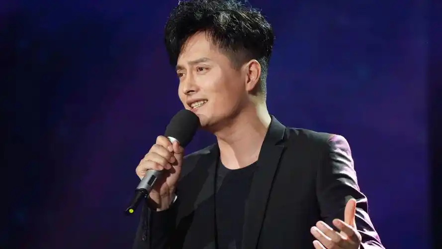 盘点云飞的那些经典原唱,每首歌都"沁人心脾"!